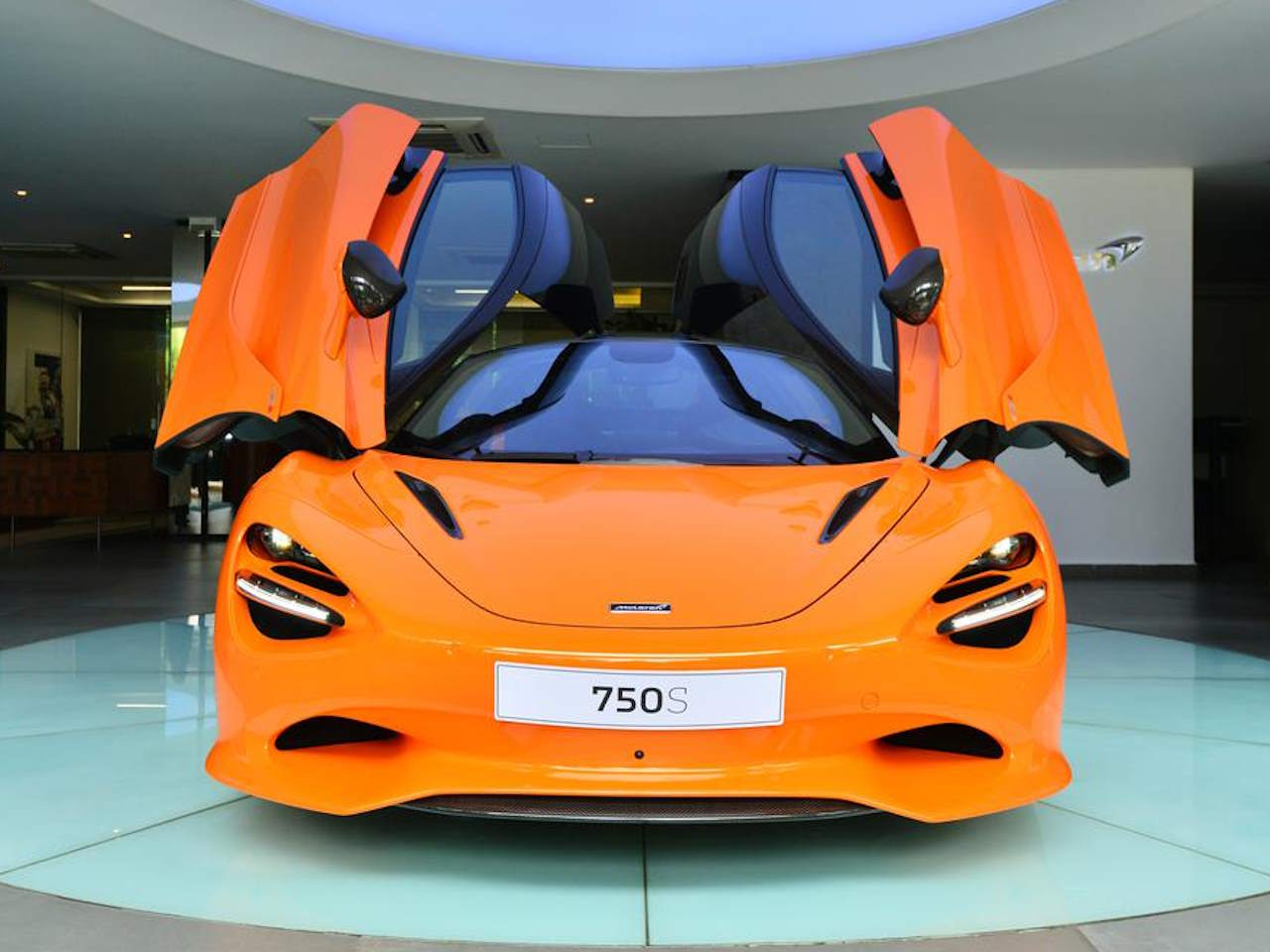 McLaren750S 2024 - frente