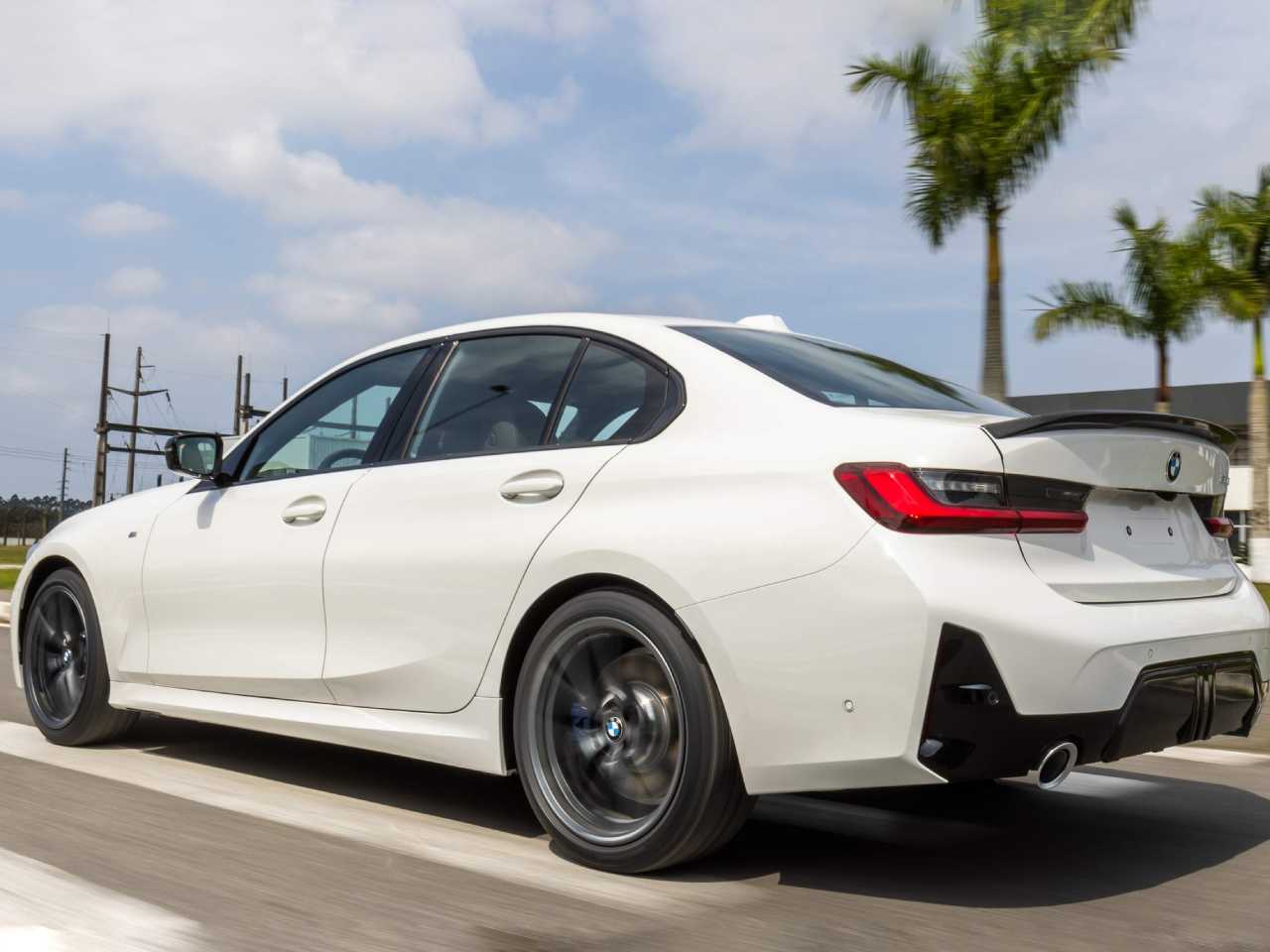 BMW 320i BMW 320i