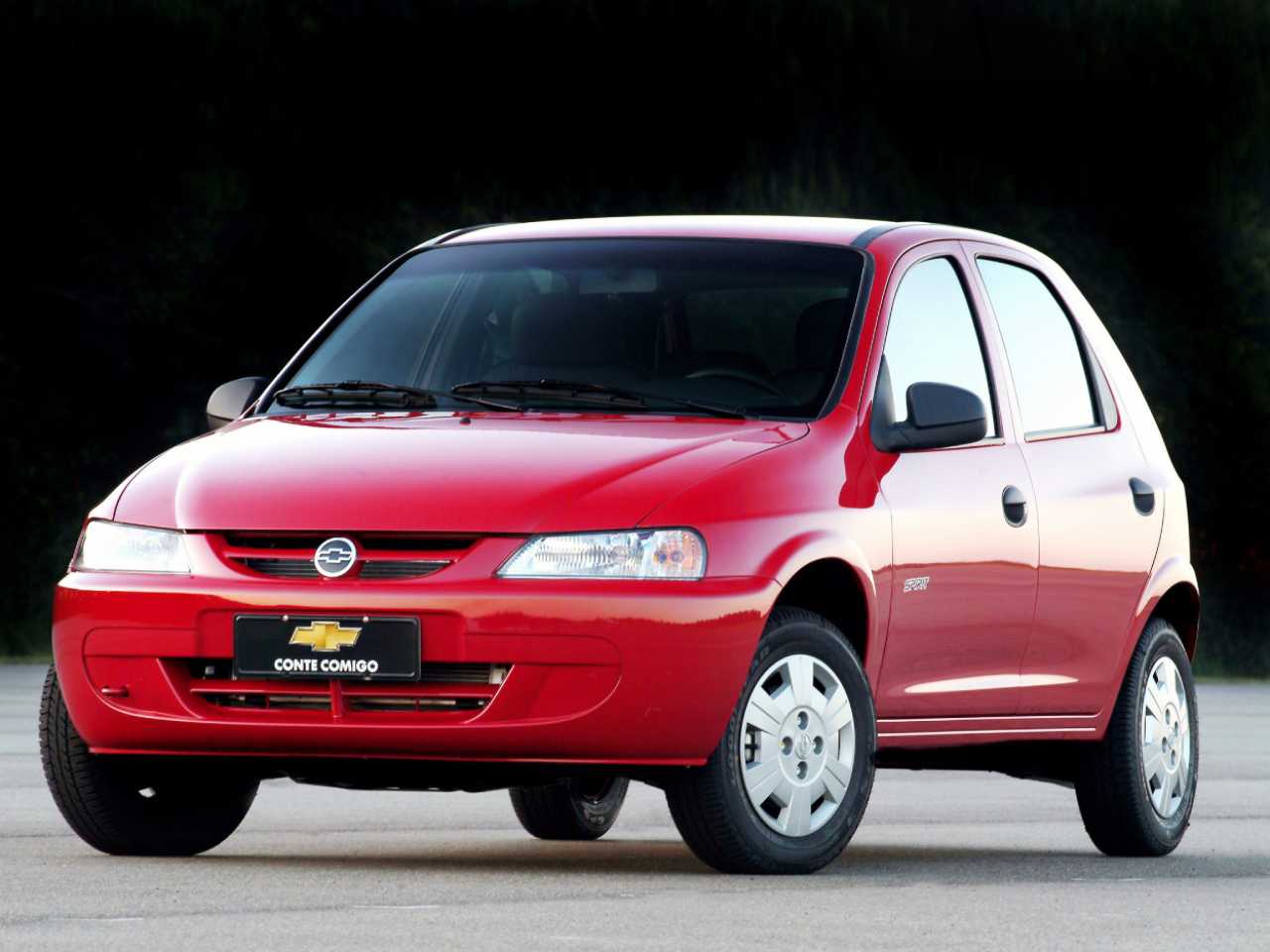 Chevrolet Celta e outros 4 carros usados com preço de scooter Honda ...