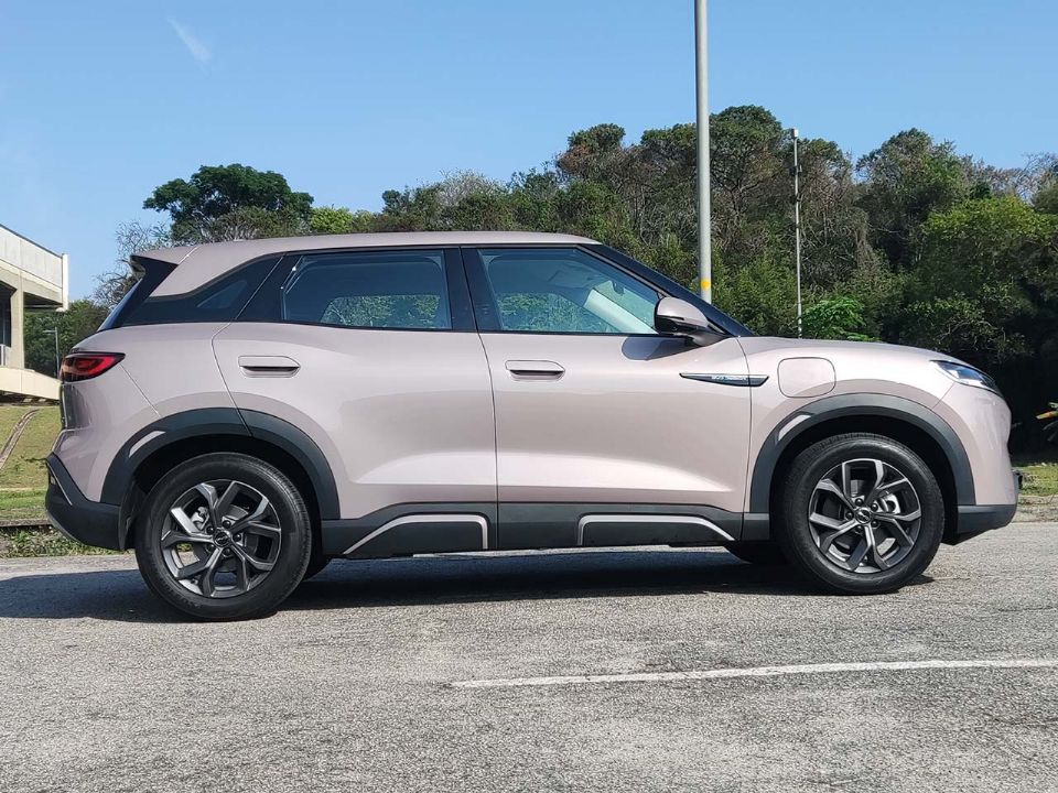 BYD�Yuan Pro 2025 - �ngulo frontal