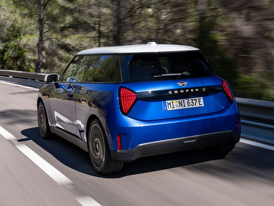 Mini�Electric 2025 - �ngulo traseiro