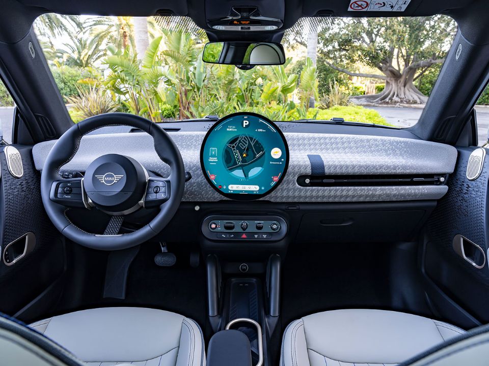 Mini�Electric 2025 - �ngulo traseiro