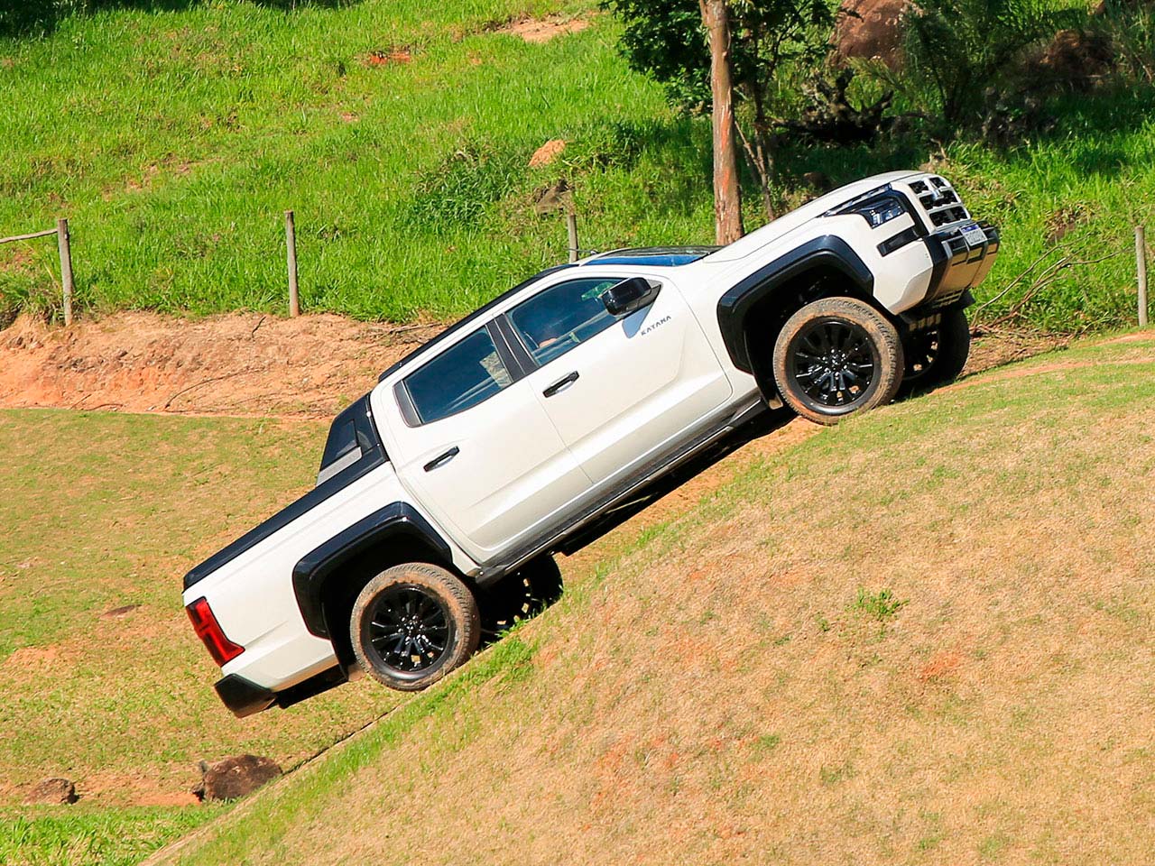 Mitsubishi�L200 Triton 2025 - �ngulo frontal