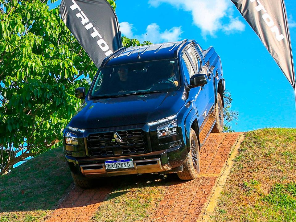 Mitsubishi�L200 Triton 2025 - �ngulo frontal