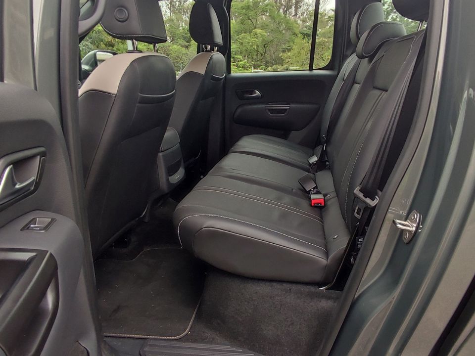 Volkswagen�Amarok 2025 - bancos traseiros