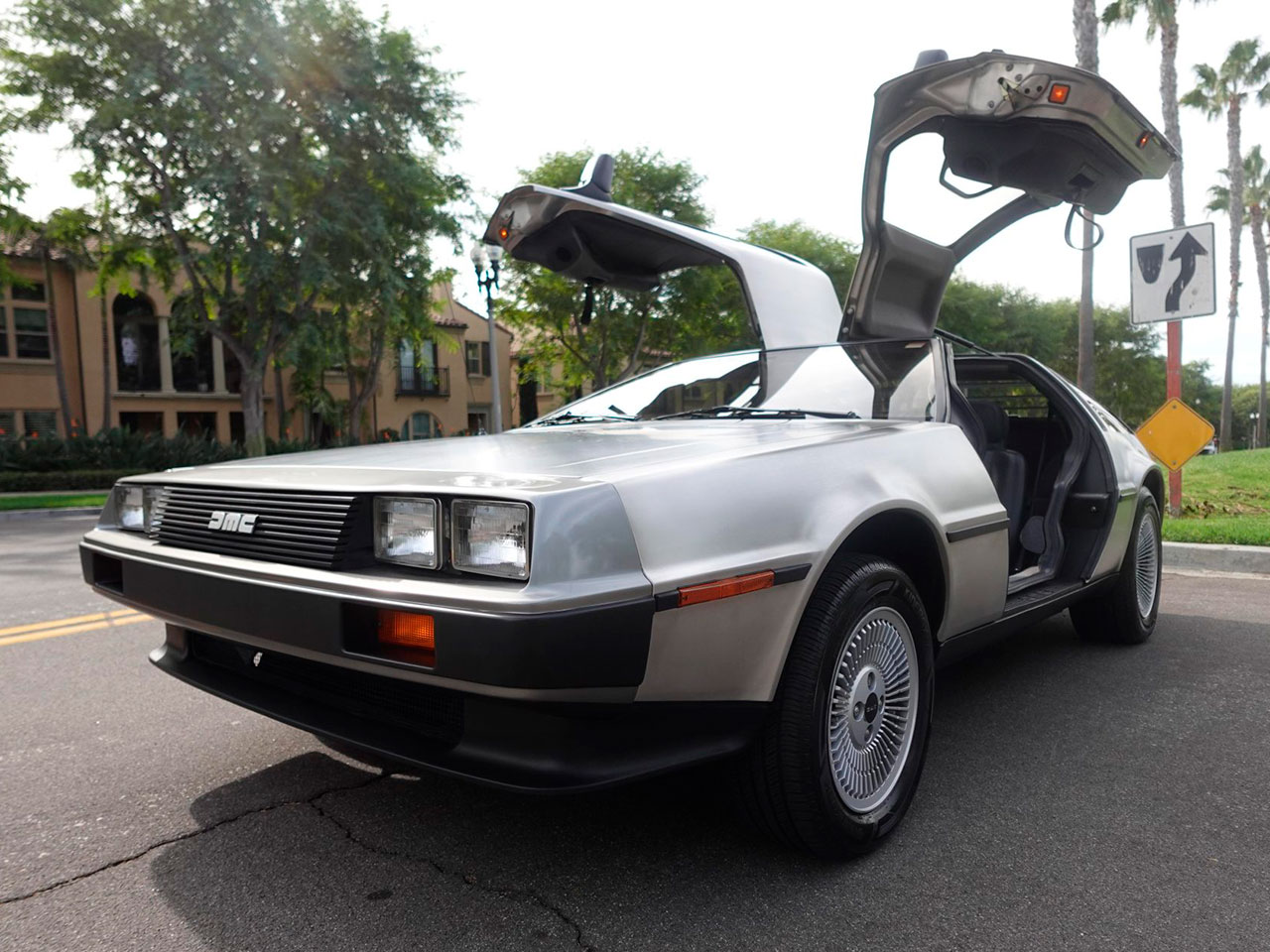 DeLorean DMC-12 leiloaoa nos EUA DeLorean DMC-12 leiloaoa nos EUA