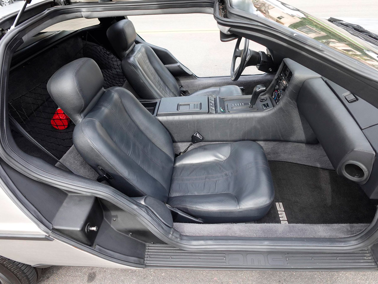 DeLorean DMC-12 leiloaoa nos EUA DeLorean DMC-12 leiloaoa nos EUA