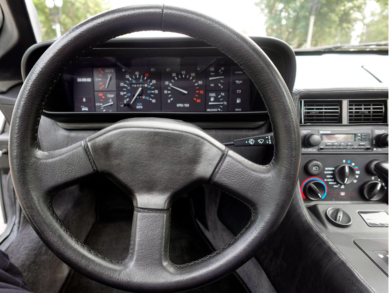 DeLorean DMC-12 leiloado nos EUA DeLorean DMC-12 leiloado nos EUA