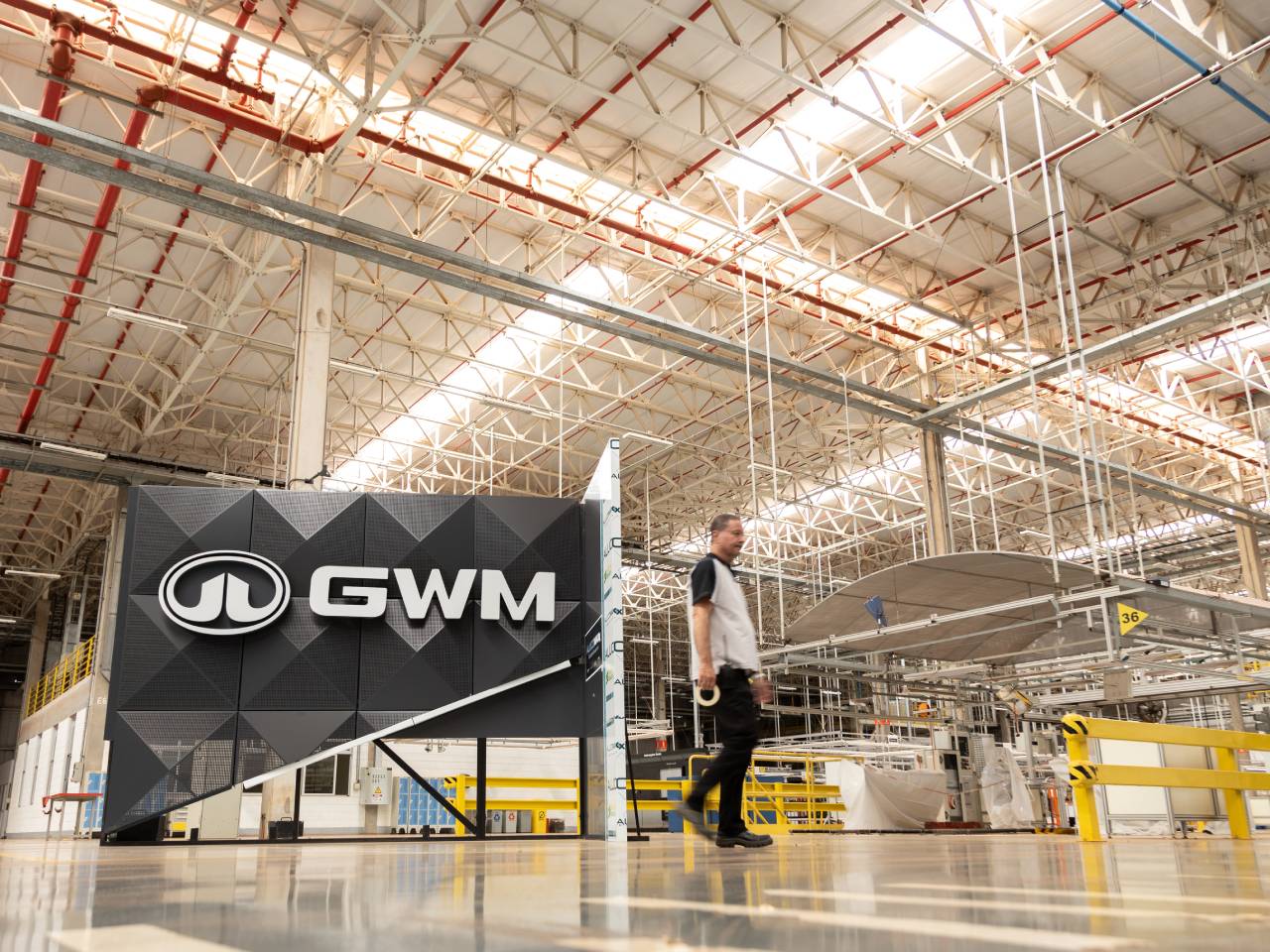 Interior da fábrica da GWM, em Iracemápolis (SP), onde a produção deverá começar apenas no 2&ordm; semestre de 2025