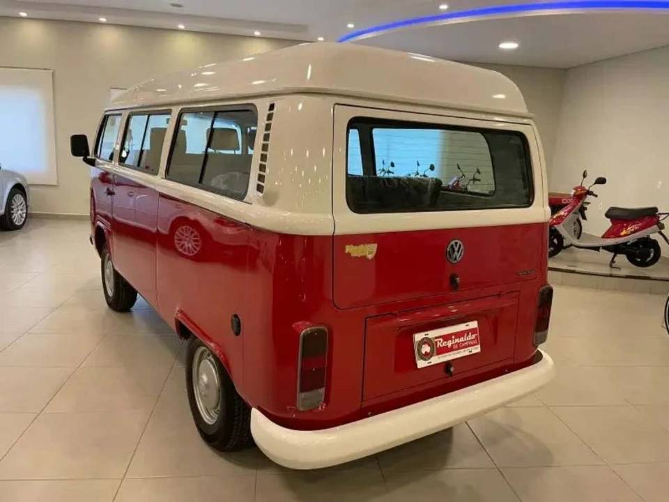 Volkswagen Kombi 50 anos