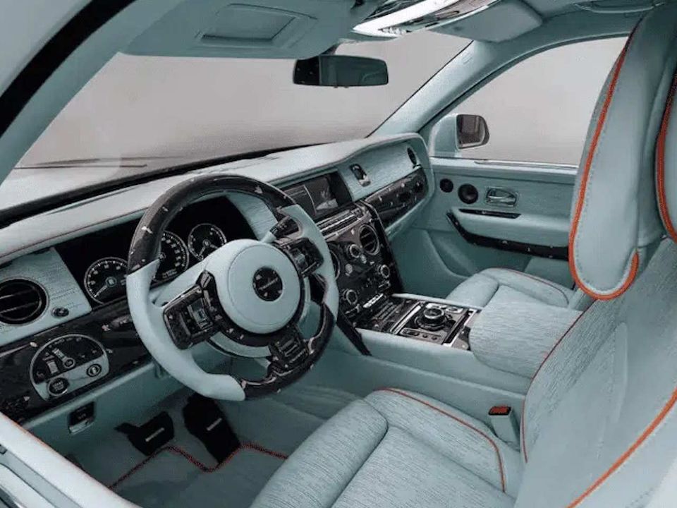 Rolls-RoyceCullinan 2023 - bancos dianteiros