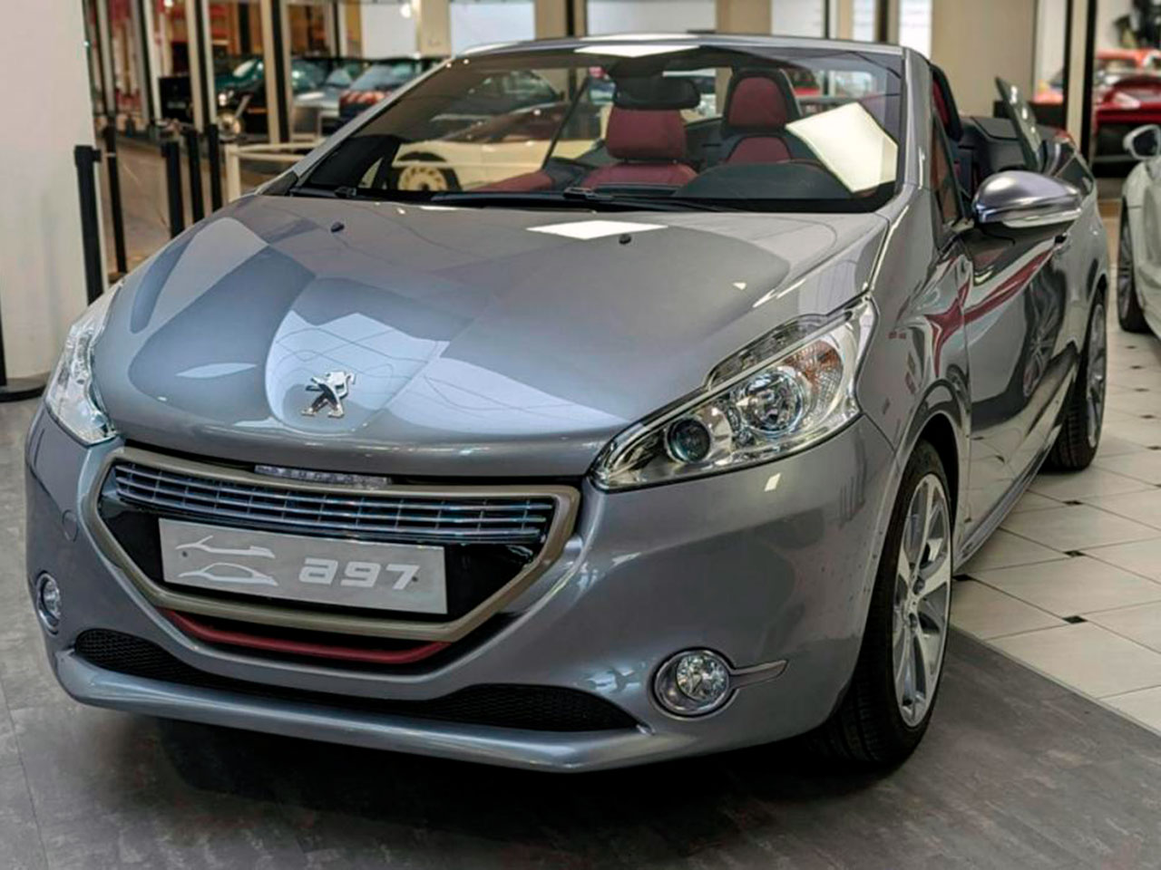 Peugeot 208 Conversvel; prottipo nico est exposto em museu na Frana