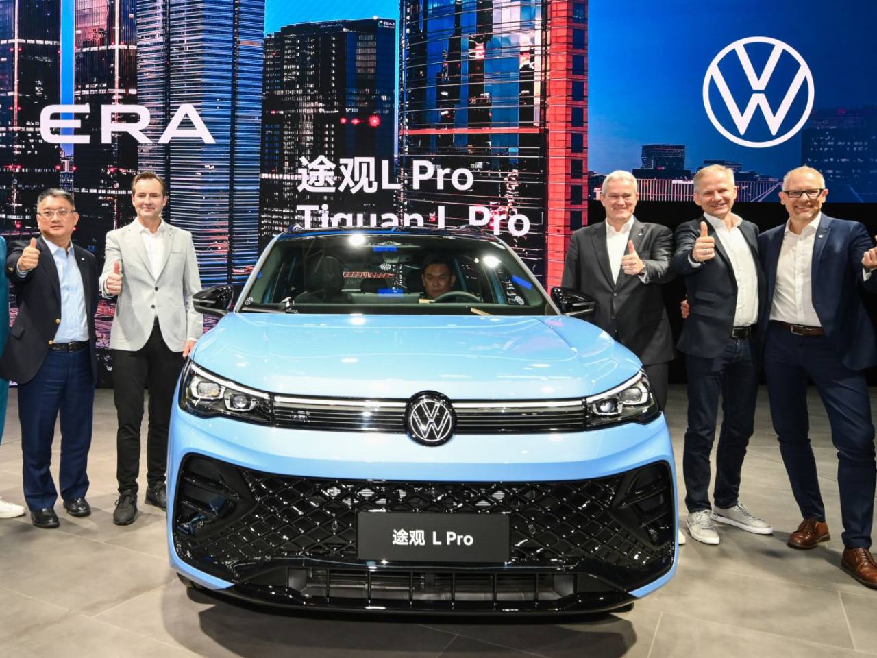 Novo VW Tiguan L  apresentado na China, durante o Salo de Pequim, marcando uma nova era para a fabricante