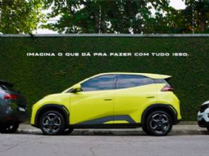 BYD provoca Abel Ferreira, do Palmeiras, em vdeo com Ford Mustang