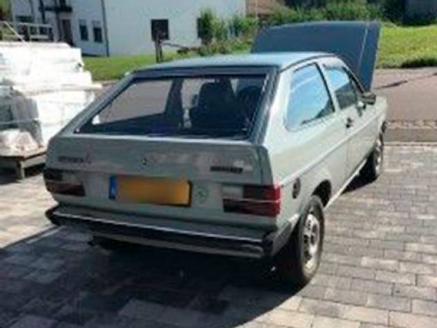 Volkswagen Gol a ar 1980 est  venda na Europa por R$ 73 mil