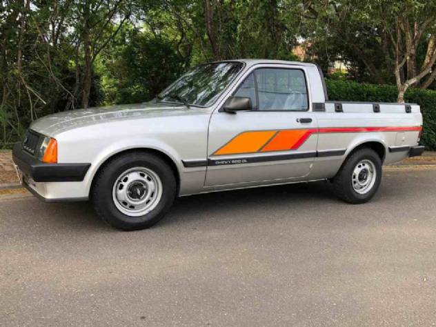 Av da Montana, Chevy 500 DL est  venda depois de 30 anos sem uso