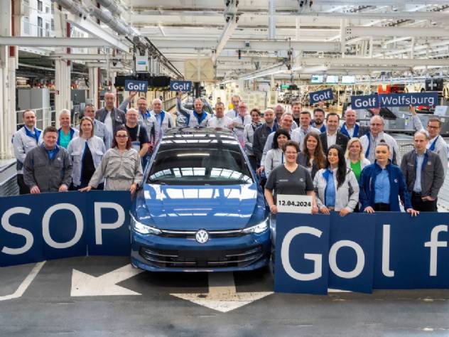VW comea a produzir novo Golf 2025 na Alemanha e verso R deve vir ao Brasil