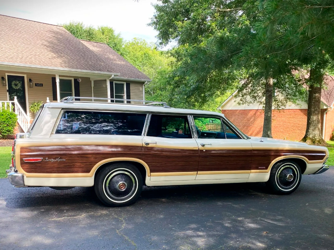 Ford LTD Country Squire 1968, perua que leva 10 passageiros Ford LTD Country Squire 1968, perua que leva 10 passageiros