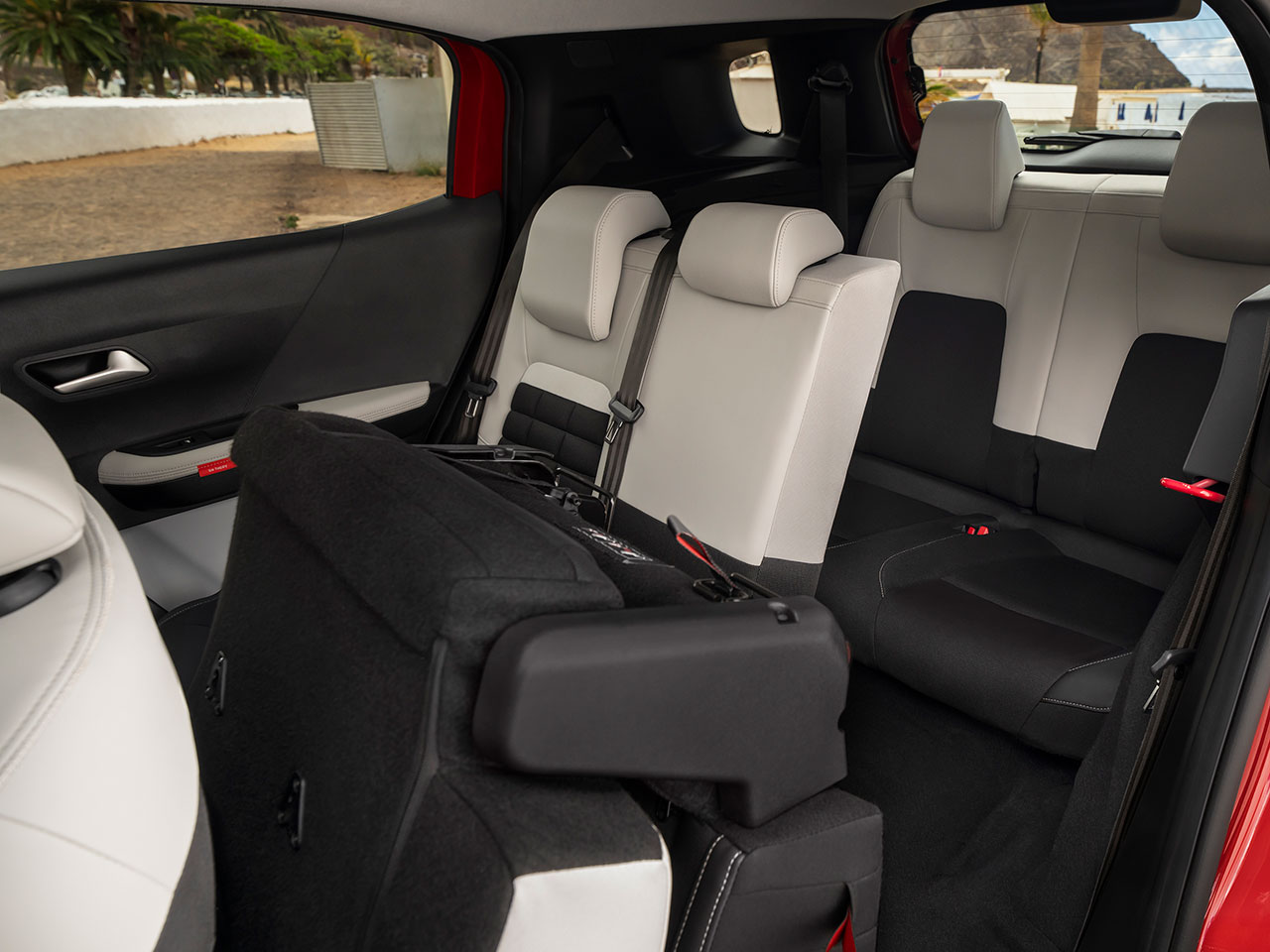 Citro�n�C3 Aircross 2025 - bancos traseiros