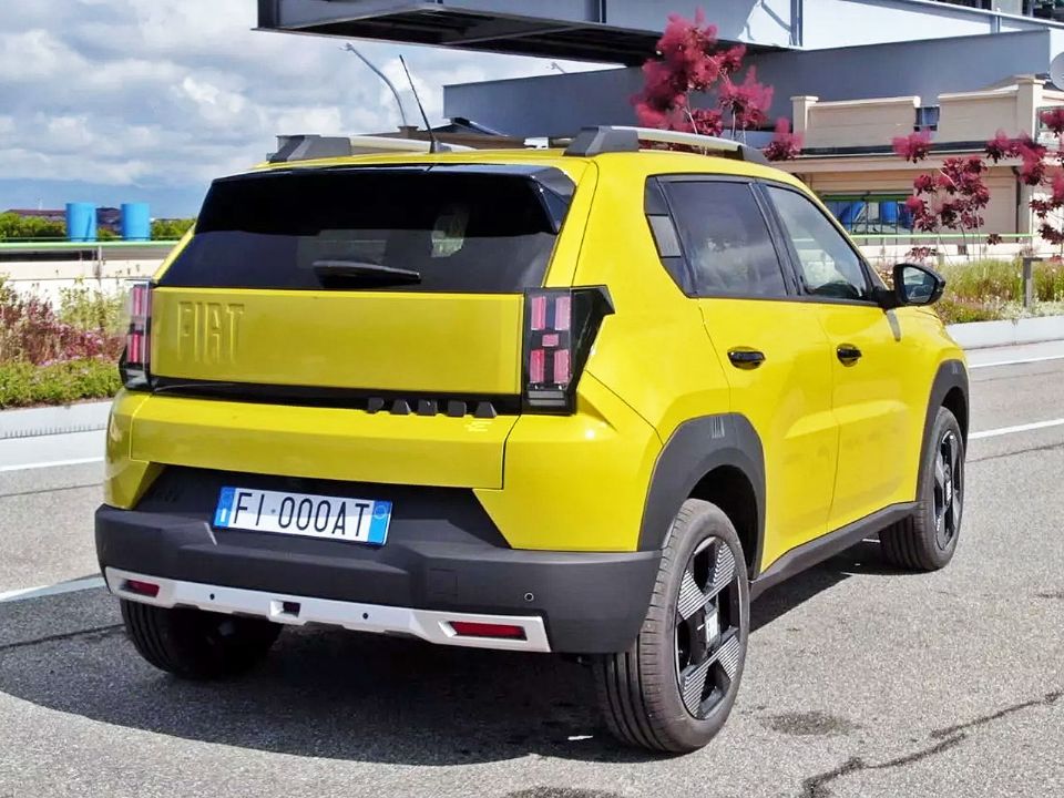 Fiat�Grande Panda 2025 - �ngulo traseiro