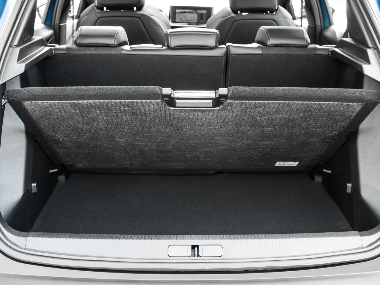 Peugeot�e-2008 - Foto 5 de 11 - 1600 x 1200 pixels2025 - porta-malas