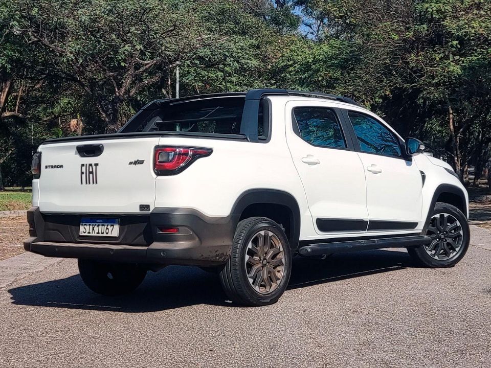 Fiat�Strada 2025 - �ngulo traseiro
