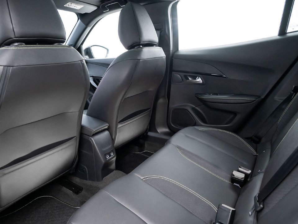 Peugeot�2008 2025 - bancos traseiros