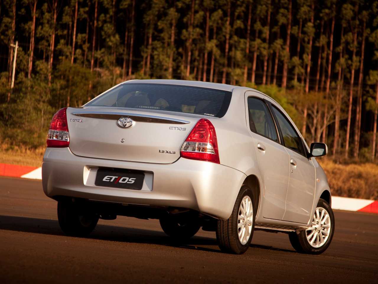 Toyota Etios Sedan Toyota Etios Sedan