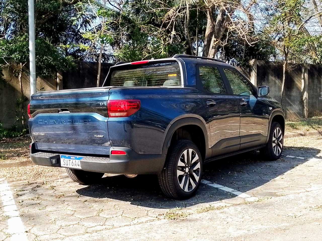 Chevrolet Montana LT 1.2 com câmbio manual pode levar 628 kg de carga na caçamba diz a fabricante Chevrolet Montana LT 1.2 com câmbio manual pode levar 628 kg de carga na caçamba diz a fabricante