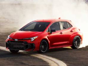 Toyota revela GR Corolla 2025 nos EUA antes da chegada ao Brasil; veja pre�os