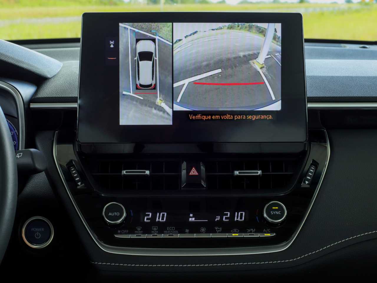 Corolla Cross 2026 recebeu Panoramic View Monitor nas versões XRX, GR-Sport e XRX Hybrid Corolla Cross 2026 recebeu Panoramic View Monitor nas versões XRX, GR-Sport e XRX Hybrid