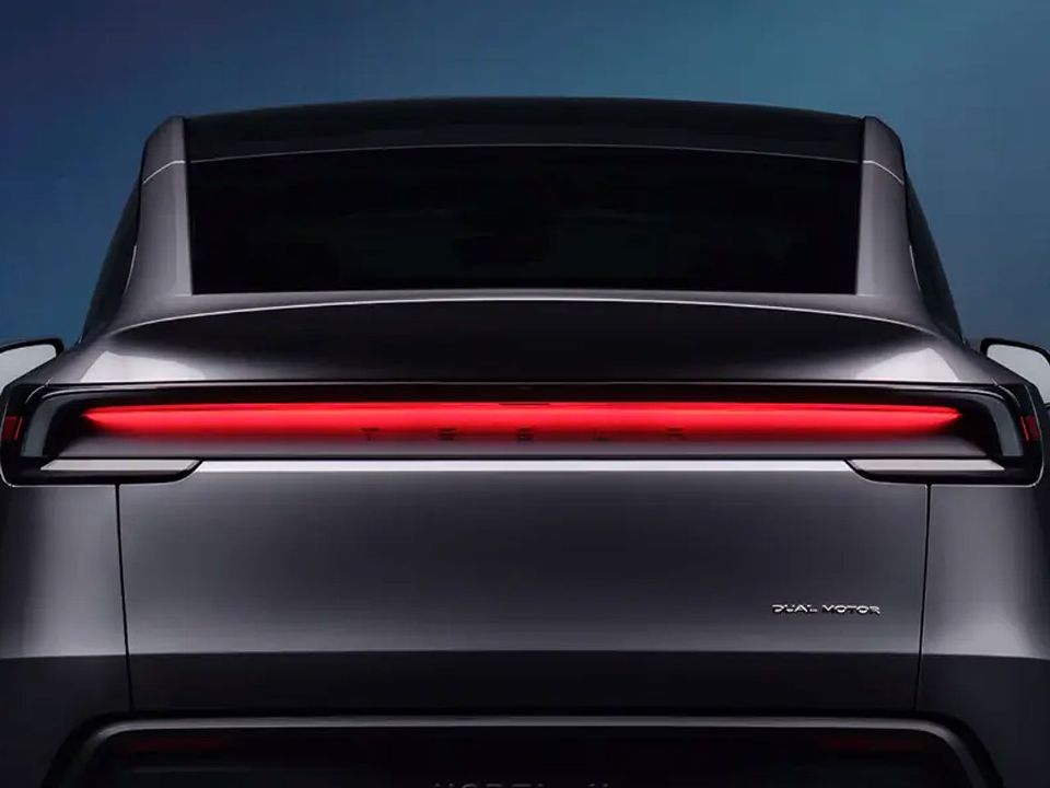 Tesla�Model Y 2025 - lanternas