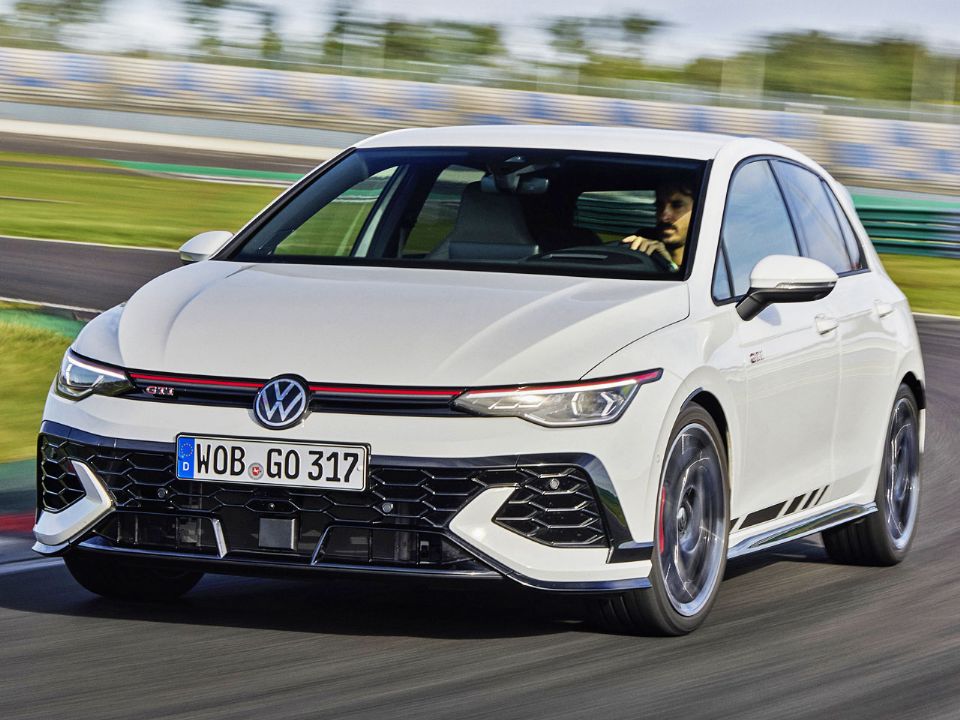 Volkswagen�Golf 2025 - �ngulo frontal