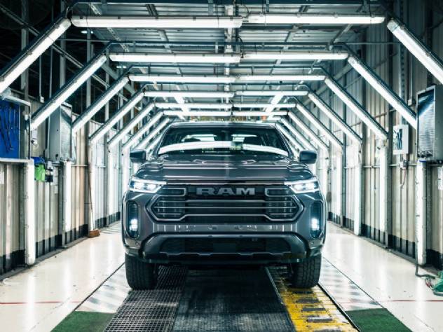 Ram Dakota e Fiat Titano vendem menos que o esperado e ter�o redu��o na produ��o