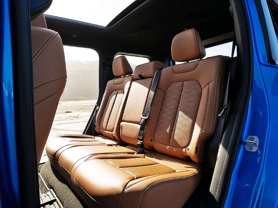 Jeep�Recon 2026 - bancos traseiros