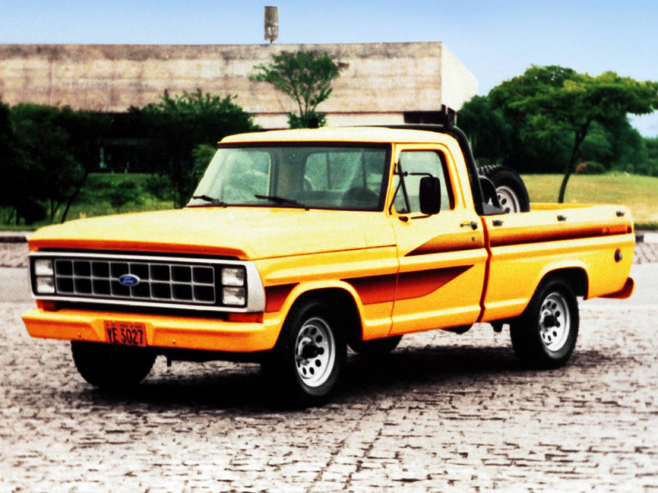Ford F1000