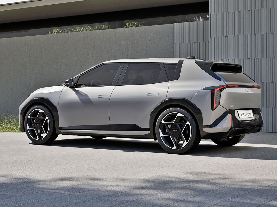 Kia�EV4 2026 - �ngulo traseiro
