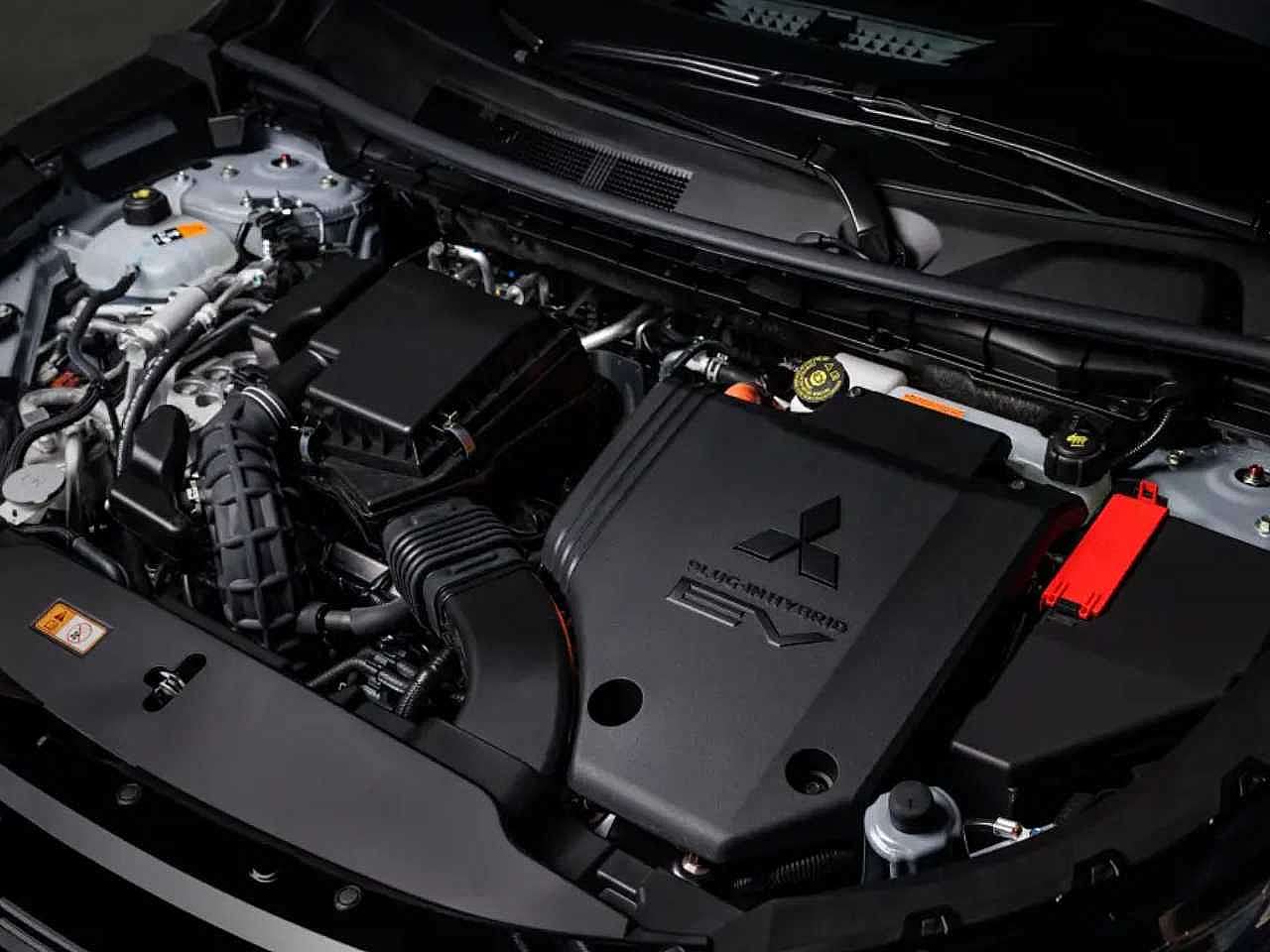 Mitsubishi�Outlander 2025 - motor