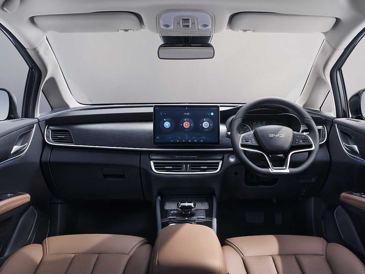 BYD M6 BYD M6