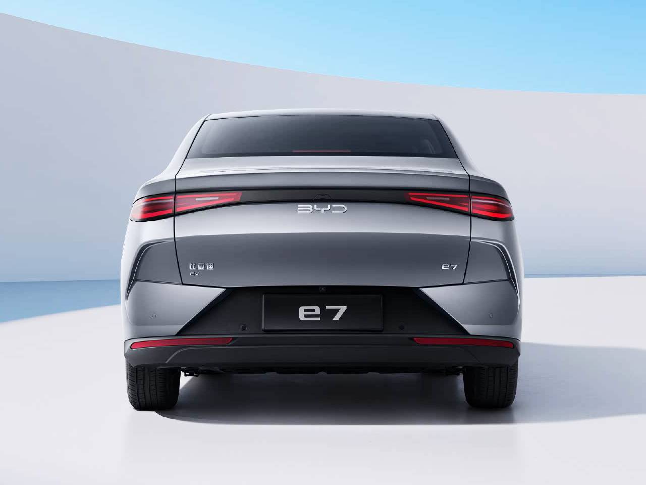 BYD e7 BYD e7