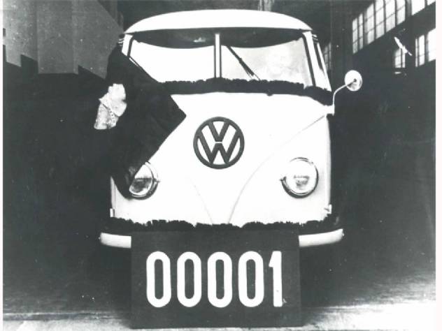 Kombi: faz 69 anos que o utilit�rio nasceu na f�brica da Volkswagen em SP; relembre a hist�ria