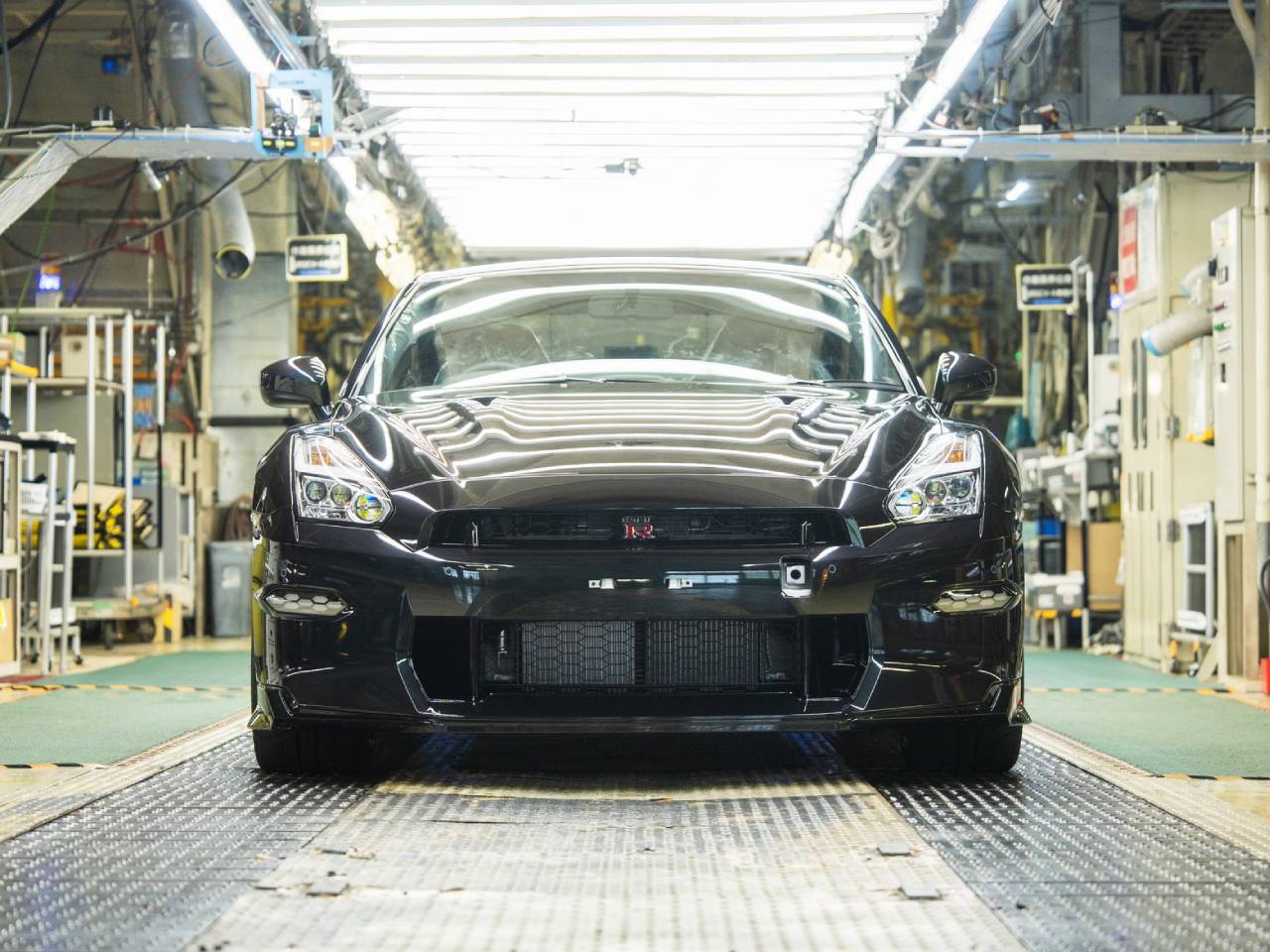 Nissan GT-R R35 sai de linha após 18 anos de produção - AUTOO