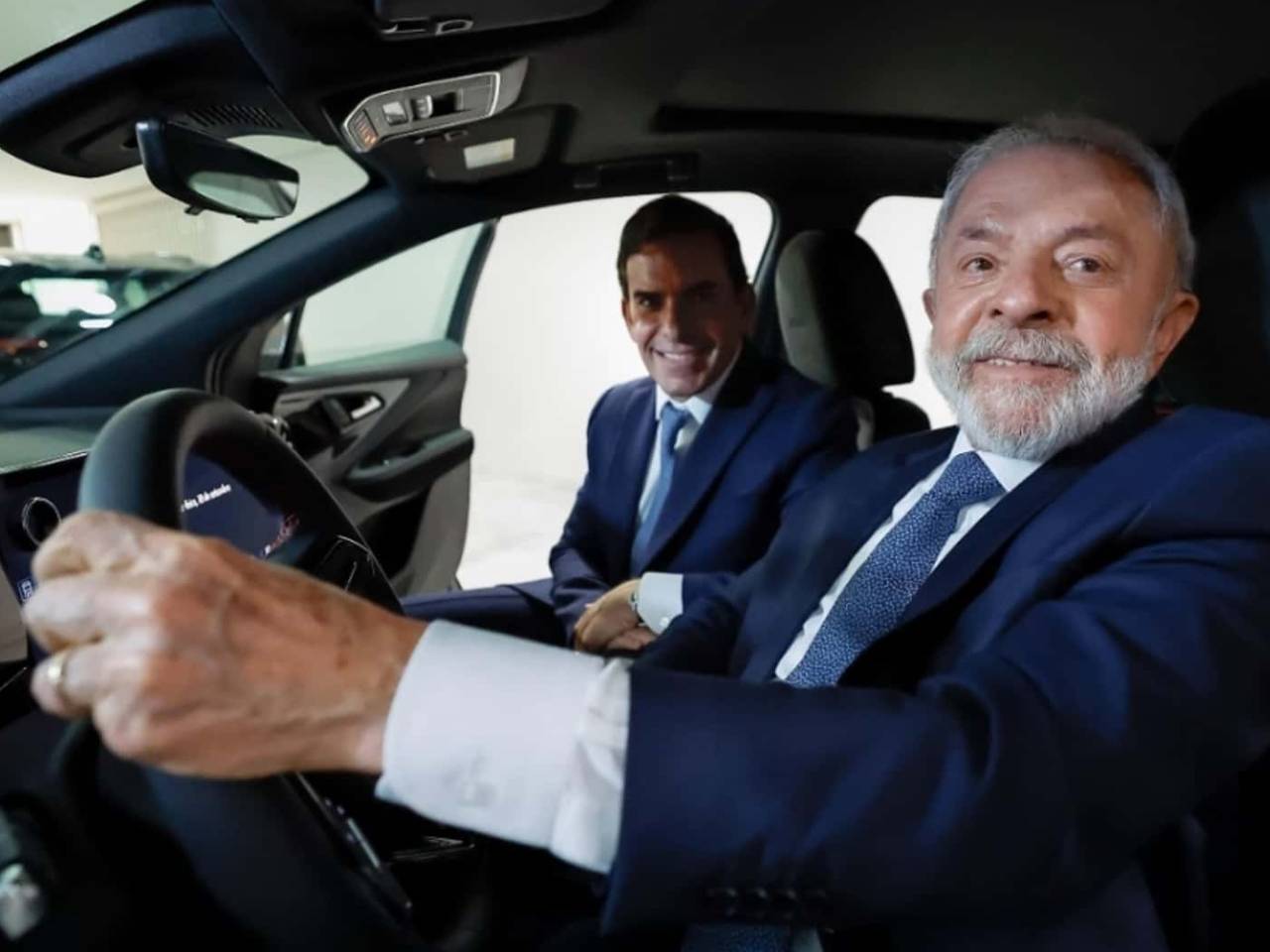 Lula ao volante do Chevrolet Blazer EV Lula ao volante do Chevrolet Blazer EV