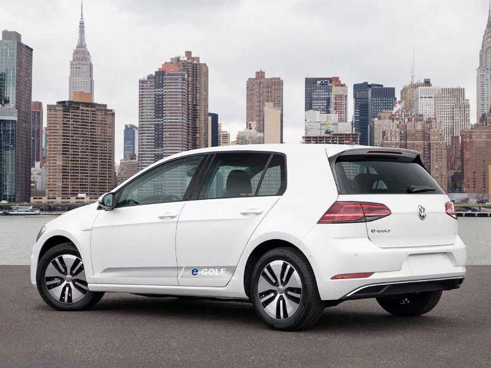 Volkswagen�Golf 2026 - �ngulo traseiro