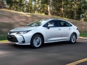 Toyota Corolla: vale a pena esperar pelo novo sed� ou comprar a gera��o atual?
