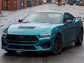 Ford traz de volta o Mustang GT, agora com estilo renovado; veja quanto custa