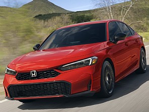 Honda Civic 2027 pode fazer quase 21 km/l, mas o sed� virou raridade nas lojas no Brasil
