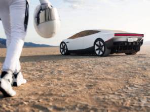 Tesla apresenta novo supercarro que voa e acelera como um foguete; veja v�deo