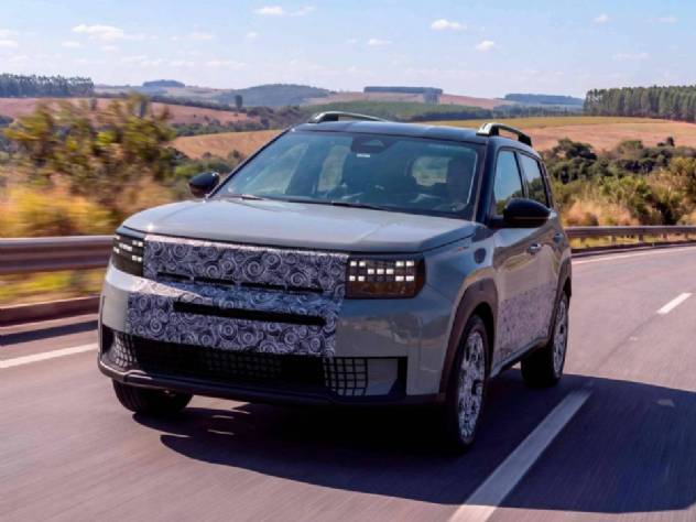 Fiat mostra Argo X camuflado em testes finais antes do lan�amento