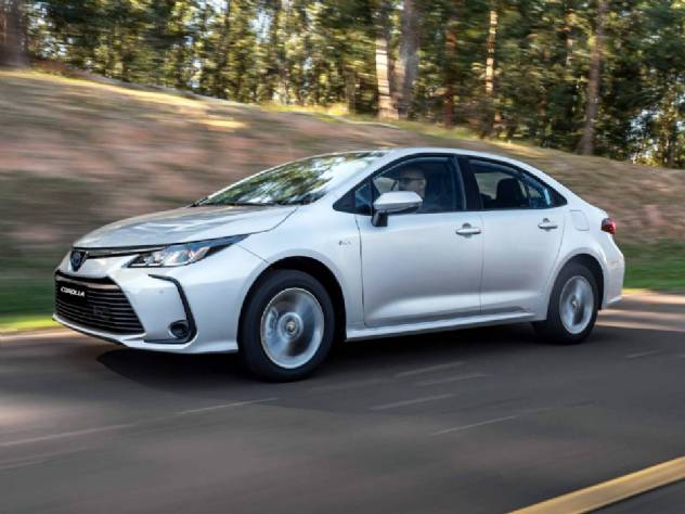 Toyota Corolla: vale a pena esperar pelo novo sed� ou comprar a gera��o atual?